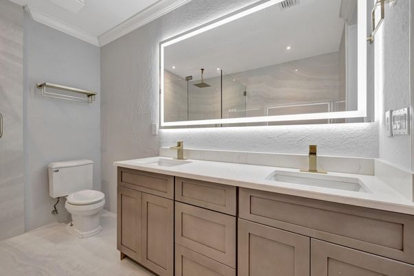 Bathroom, Dual Sink Vanities, Interior, Recessed Lighting