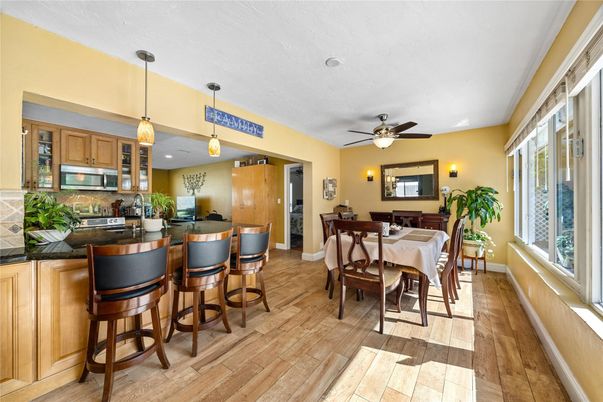 Dining room, Interior, Kitchen, Pendant Lights, Recessed Lighting, Wood Texture Flooring