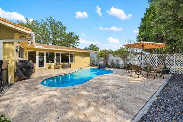 Exterior, Pool