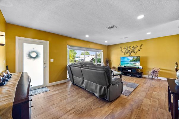 Interior, Living room, Recessed Lighting, Wood Texture Flooring