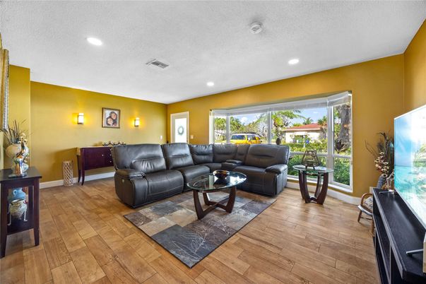 Interior, Living room, Recessed Lighting, Wood Texture Flooring