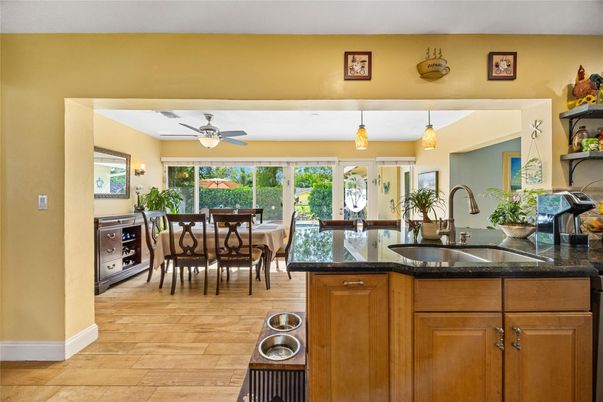 Dining room, Interior, Kitchen, Pendant Lights, Wood Texture Flooring