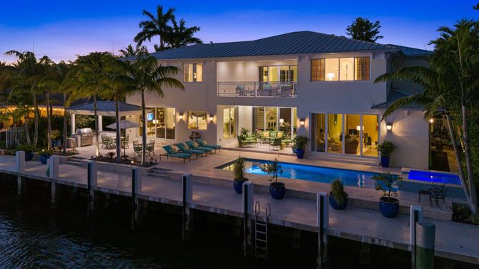 Exterior, Pool, Water