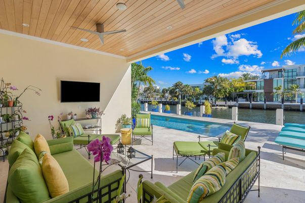 Exterior, Pool, Water