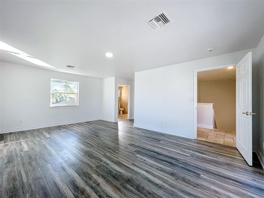 Empty room, Interior, Recessed Lighting, Wood Texture Flooring