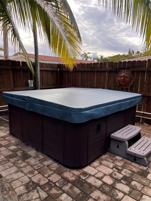 Exterior, Hot Tub