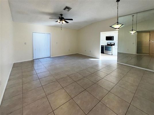 Empty room, Interior, Pendant Lights