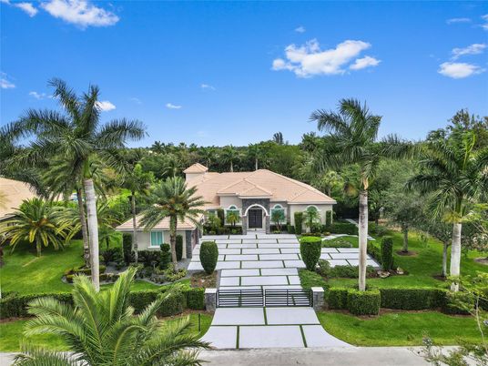 Backyard, Exterior, Facade, French Provincial