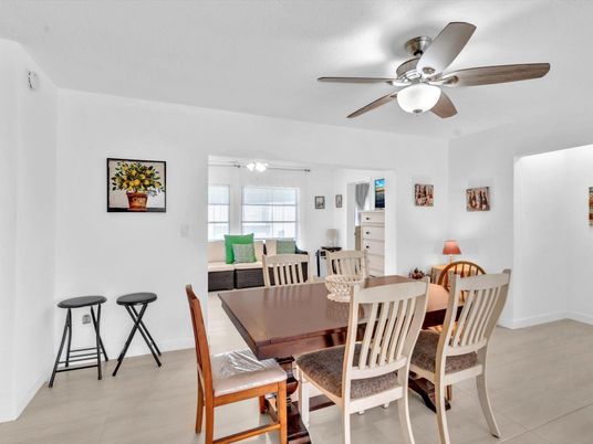 Dining room, Interior