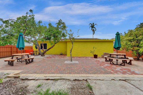 Backyard, Exterior