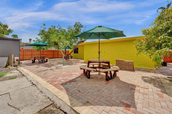 Backyard, Exterior