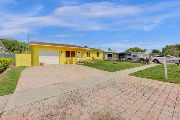 Attached, Backyard, Exterior, Facade, Ranch