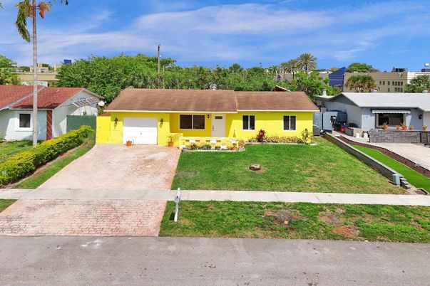 Attached, Backyard, Exterior, Facade, Ranch