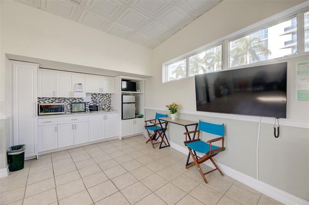 Dining room, Interior, Kitchen, Stainless Steel Appliances