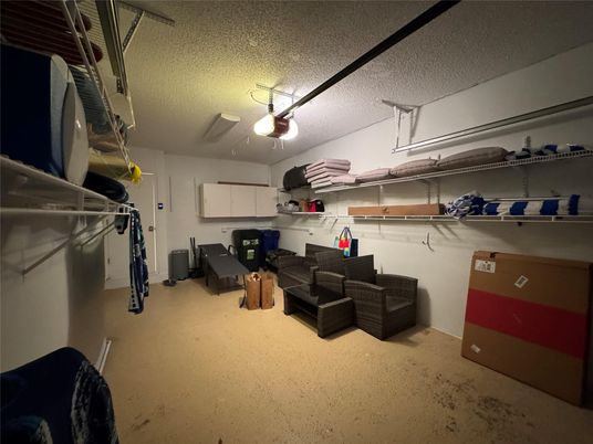 Garage, Interior
