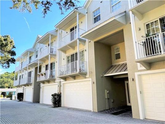 Attached, Exterior, Facade, Rowhouse