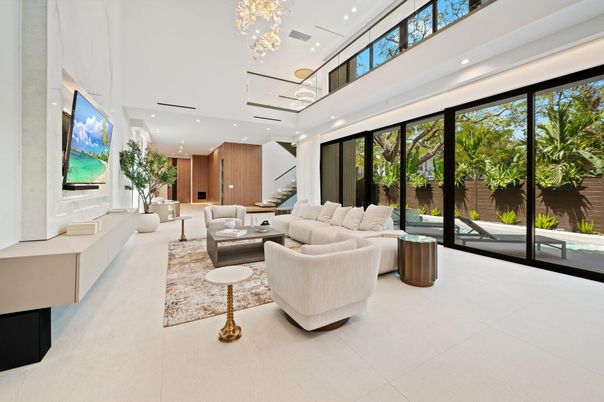 Interior, Living room, Pendant Lights, Recessed Lighting