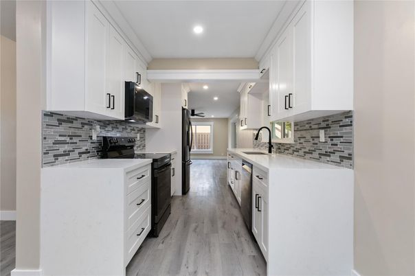 Interior, Kitchen, Recessed Lighting, Wood Texture Flooring
