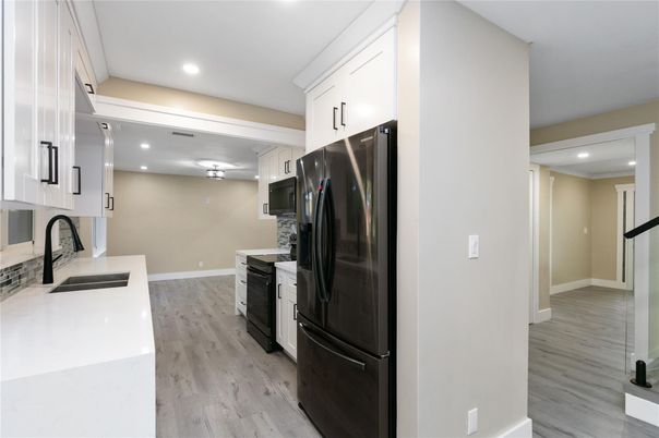 Interior, Kitchen, Recessed Lighting, Wood Texture Flooring