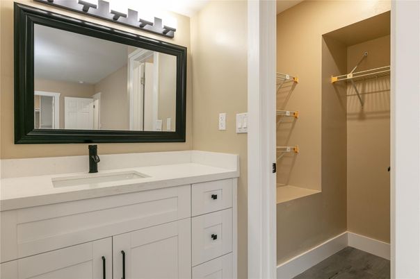 Bathroom, Interior, Walk-in Closets, Wood Texture Flooring