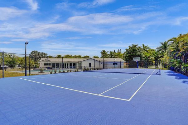Exterior, Tennis Courts