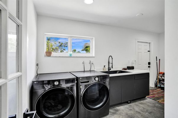 Interior, Recessed Lighting, Washer