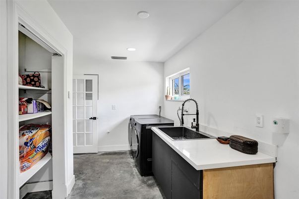 Interior, Recessed Lighting, Washer