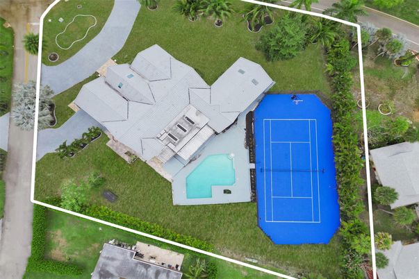 Exterior, Drone