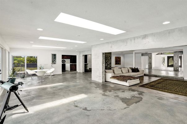 Dining room, Interior, Recessed Lighting