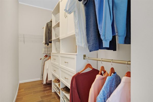 Interior, Walk-in Closets, Wood Texture Flooring