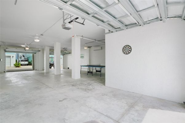 Garage, Interior
