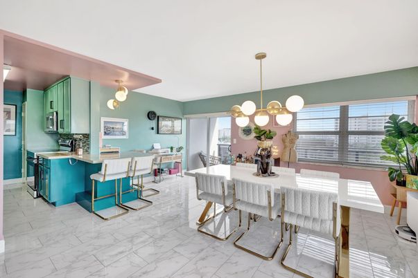 Dining room, Interior, Kitchen, Marble, Pendant Lights