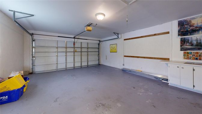 Garage, Interior