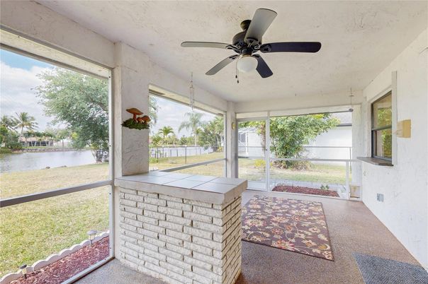 Interior, Sun Room, Water