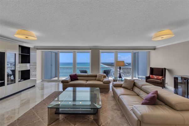 Fireplace, Interior, Living room, Water