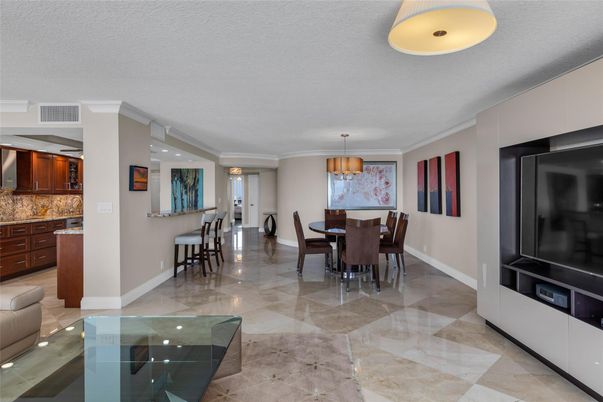 Dining room, Interior, Kitchen, Pendant Lights, Recessed Lighting