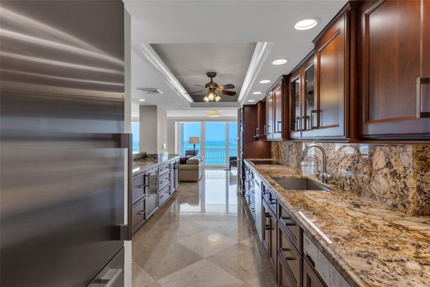 Interior, Kitchen, Recessed Lighting, Water