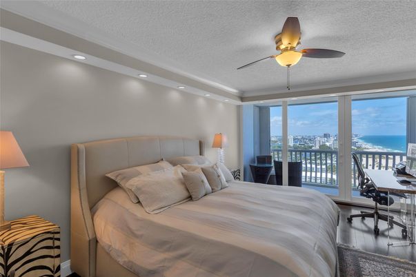 Bedroom, Home Office, Interior, Recessed Lighting, Water