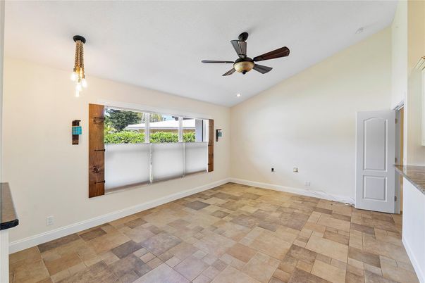 Empty room, Interior, Pendant Lights, Recessed Lighting