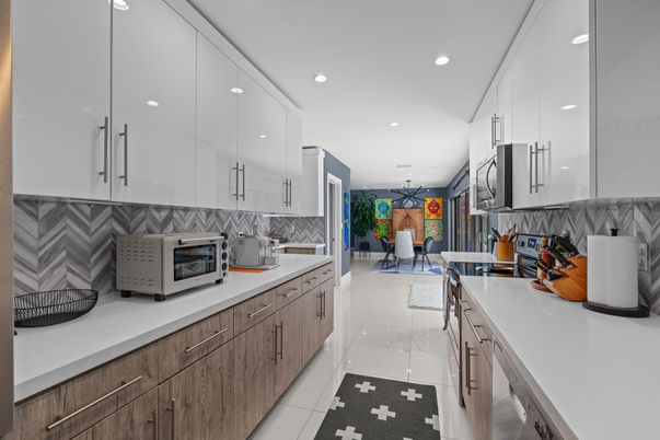Dining room, Interior, Kitchen, Recessed Lighting, Stainless Steel Appliances