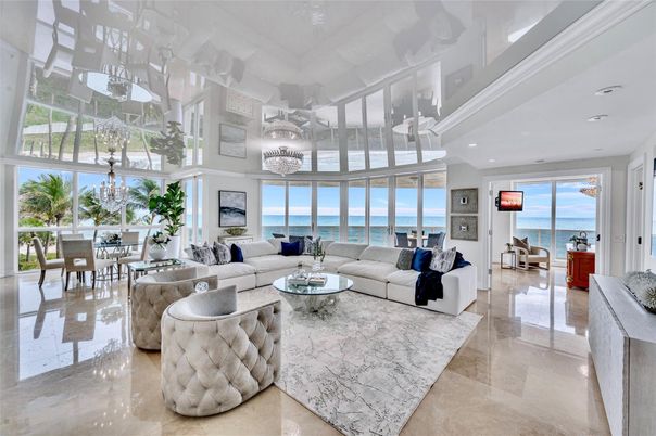 Chandelier, Dining room, Interior, Living room, Recessed Lighting, Water