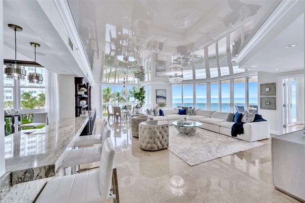 Dining room, Interior, Living room, Pendant Lights, Recessed Lighting, Water