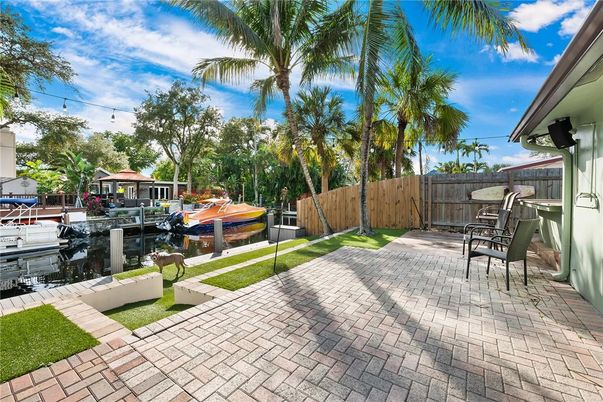 Exterior, Hot Tub