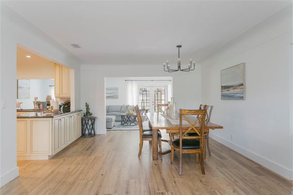 Chandelier, Dining room, Interior, Kitchen, Recessed Lighting, Wood Texture Flooring