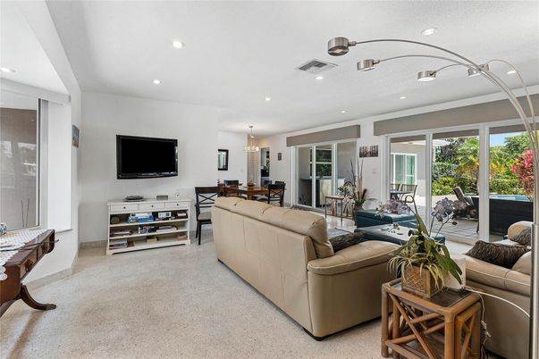 Chandelier, Dining room, Interior, Living room, Recessed Lighting