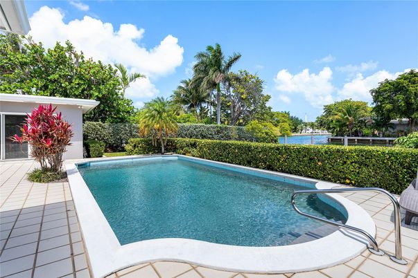 Exterior, Pool, Water
