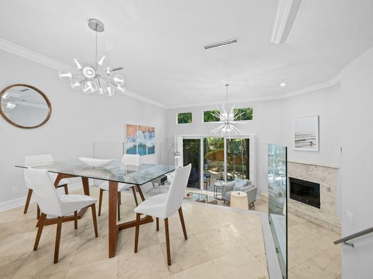 Dining room, Fireplace, Interior, Pendant Lights, Recessed Lighting