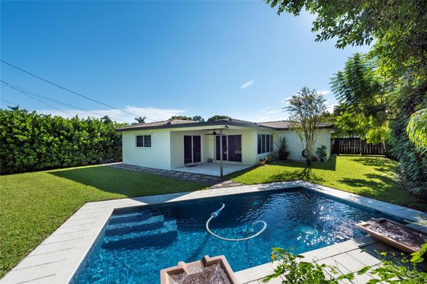Backyard, Exterior, Pool