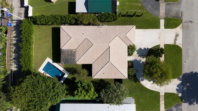 Exterior, Drone