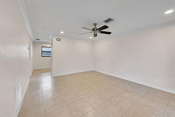 Empty room, Interior, Recessed Lighting